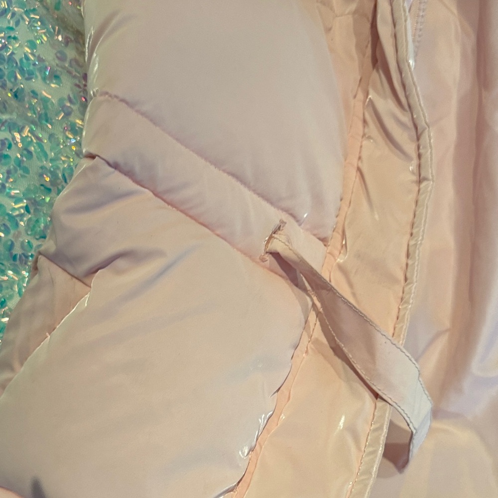 Like NEW Lola + The Boys Pink Puffer Jacket with Iridescent Sleeves - Picture 3 of 5